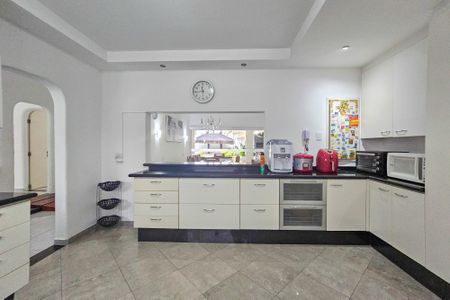 Casa de condomínio para alugar com 1000m², 5 quartos e 6 vagas Casa de condomínio para alugar com 1000m², 5 quartos e 6 vagasCozinha