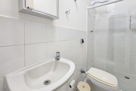 Casa de condomínio para alugar com 1000m², 5 quartos e 6 vagas Casa de condomínio para alugar com 1000m², 5 quartos e 6 vagasBanheiro da Suíte 1