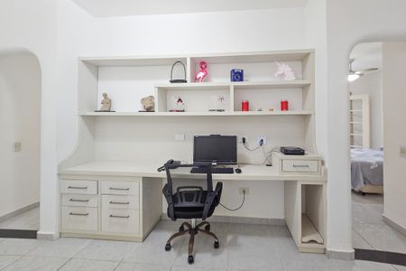 Casa de condomínio para alugar com 1000m², 5 quartos e 6 vagas Casa de condomínio para alugar com 1000m², 5 quartos e 6 vagasEscritório