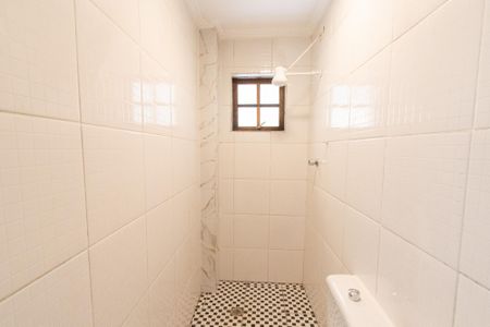 Banheiro de kitnet/studio para alugar com 1 quarto, 20m² em Ipiranga, São Paulo