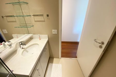 Apartamento à venda com 230m², 3 quartos e 2 vagas Apartamento à venda com 230m², 3 quartos e 2 vagasbanheiro suite 1