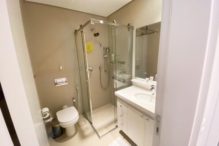 Apartamento à venda com 230m², 3 quartos e 2 vagas Apartamento à venda com 230m², 3 quartos e 2 vagasbanheiro suite 1