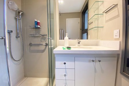 Apartamento à venda com 230m², 3 quartos e 2 vagas Apartamento à venda com 230m², 3 quartos e 2 vagasbanheiro suite 2