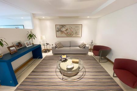 Apartamento à venda com 230m², 3 quartos e 2 vagas Apartamento à venda com 230m², 3 quartos e 2 vagassala de estar 1