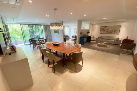 Apartamento à venda com 230m², 3 quartos e 2 vagas Apartamento à venda com 230m², 3 quartos e 2 vagassala de jantar 2