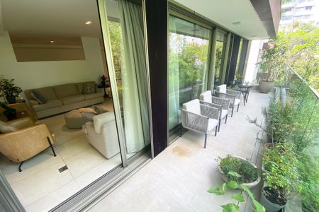 Apartamento à venda com 230m², 3 quartos e 2 vagas Apartamento à venda com 230m², 3 quartos e 2 vagasvaranda sala de estar e jantar