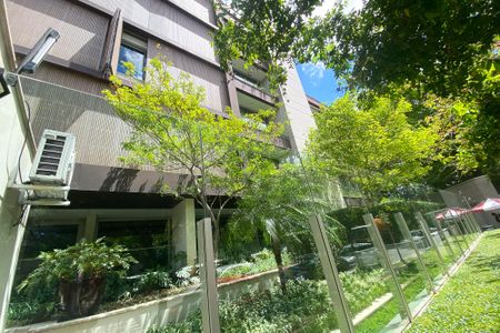 Apartamento à venda com 230m², 3 quartos e 2 vagas Apartamento à venda com 230m², 3 quartos e 2 vagasFachada do Prédio