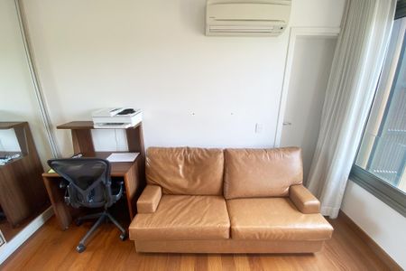 Apartamento à venda com 230m², 3 quartos e 2 vagas Apartamento à venda com 230m², 3 quartos e 2 vagassuite 2