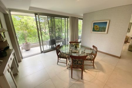 Apartamento à venda com 230m², 3 quartos e 2 vagas Apartamento à venda com 230m², 3 quartos e 2 vagassala de jantar 1