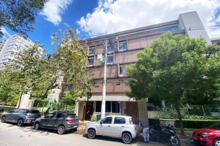 Apartamento à venda com 230m², 3 quartos e 2 vagas Apartamento à venda com 230m², 3 quartos e 2 vagasFachada do Prédio