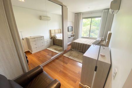 Apartamento à venda com 230m², 3 quartos e 2 vagas Apartamento à venda com 230m², 3 quartos e 2 vagassuite 1