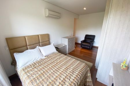Apartamento à venda com 230m², 3 quartos e 2 vagas Apartamento à venda com 230m², 3 quartos e 2 vagassuite 1