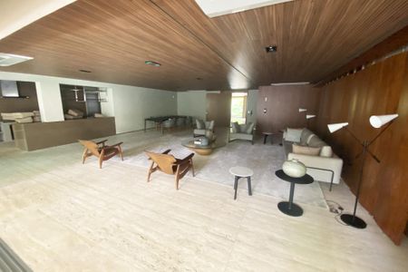 Apartamento à venda com 230m², 3 quartos e 2 vagas Apartamento à venda com 230m², 3 quartos e 2 vagasÁrea comum - Salão de festas