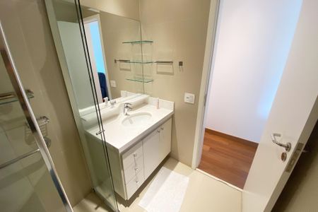 Apartamento à venda com 230m², 3 quartos e 2 vagas Apartamento à venda com 230m², 3 quartos e 2 vagasbanheiro suite 1