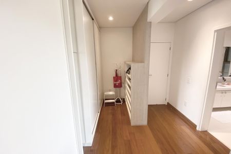 Apartamento à venda com 230m², 3 quartos e 2 vagas Apartamento à venda com 230m², 3 quartos e 2 vagascloset suite 3