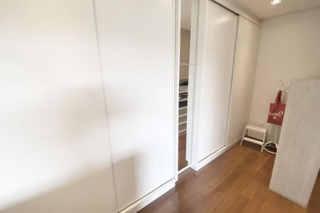Apartamento à venda com 230m², 3 quartos e 2 vagas Apartamento à venda com 230m², 3 quartos e 2 vagascloset suite 3