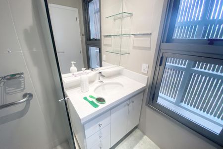 Apartamento à venda com 230m², 3 quartos e 2 vagas Apartamento à venda com 230m², 3 quartos e 2 vagasbanheiro suite 2