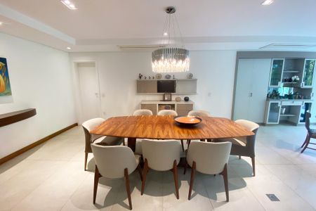 Apartamento à venda com 230m², 3 quartos e 2 vagas Apartamento à venda com 230m², 3 quartos e 2 vagassala de jantar 2