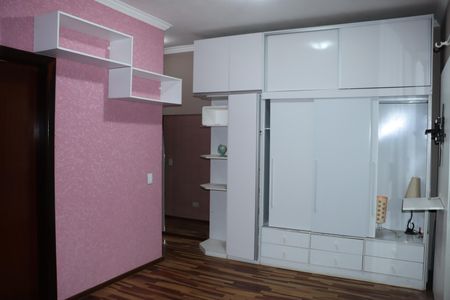 Casa de condomínio para alugar com 330m², 5 quartos e 6 vagasQuarto