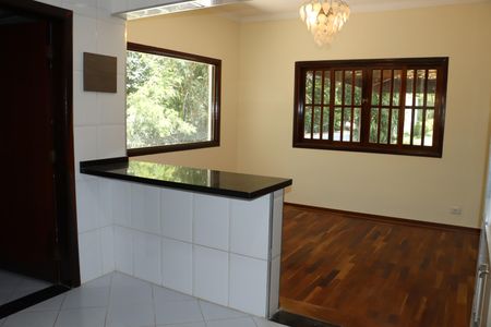 Casa de condomínio para alugar com 330m², 5 quartos e 6 vagasCozinha
