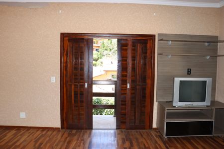 Casa de condomínio para alugar com 330m², 5 quartos e 6 vagasQuarto 2