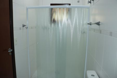 Casa de condomínio para alugar com 330m², 5 quartos e 6 vagasBanheiro da Suíte 2