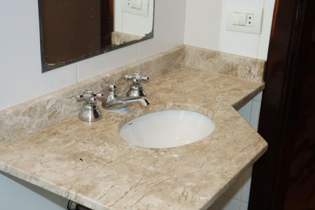 Casa de condomínio para alugar com 330m², 5 quartos e 6 vagasBanheiro da Suíte