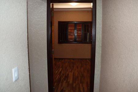 Casa de condomínio para alugar com 330m², 5 quartos e 6 vagasCorredor