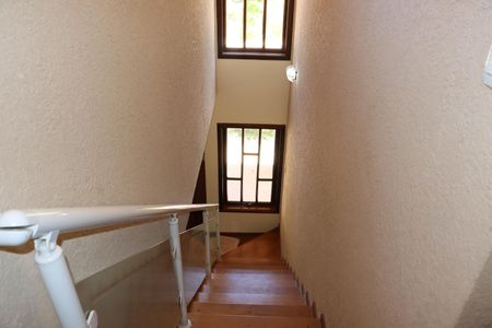 Casa de condomínio para alugar com 330m², 5 quartos e 6 vagasCorredor