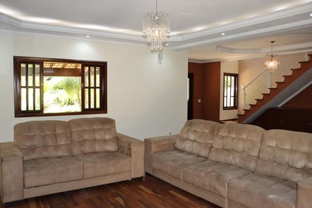 Casa de condomínio para alugar com 330m², 5 quartos e 6 vagasSala