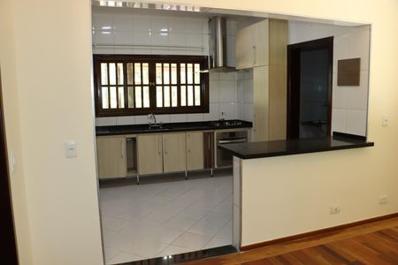 Casa de condomínio para alugar com 330m², 5 quartos e 6 vagasCorredor