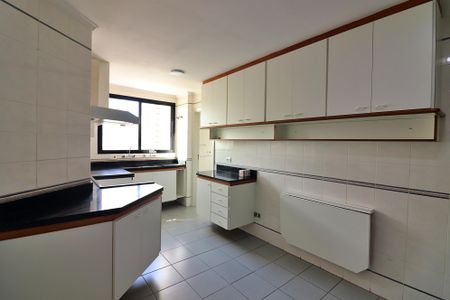 Apartamento à venda com 140m², 3 quartos e 2 vagasCozinha 