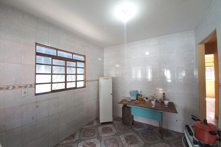 Casa à venda com 200m², 4 quartos e 4 vagasCozinha 