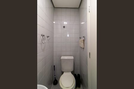 Apartamento à venda com 200m², 4 quartos e 3 vagas Apartamento à venda com 200m², 4 quartos e 3 vagasBanheiro de serviço