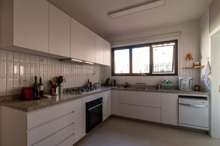 Apartamento à venda com 200m², 4 quartos e 3 vagas Apartamento à venda com 200m², 4 quartos e 3 vagasCozinha