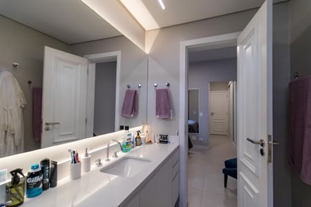 Apartamento à venda com 200m², 4 quartos e 3 vagas Apartamento à venda com 200m², 4 quartos e 3 vagasBanheiro da Suíte 2