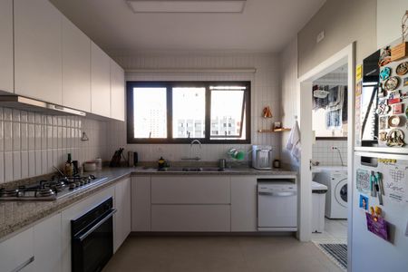 Apartamento à venda com 200m², 4 quartos e 3 vagas Apartamento à venda com 200m², 4 quartos e 3 vagasCozinha