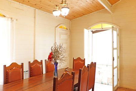 Casa de condomínio para alugar com 840m², 3 quartos e 4 vagasSala