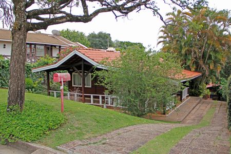 Casa de condomínio para alugar com 840m², 3 quartos e 4 vagasFachada