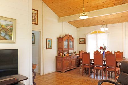 Casa de condomínio para alugar com 840m², 3 quartos e 4 vagasSala