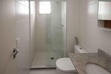 Apartamento à venda com 76m², 3 quartos e 1 vaga Apartamento à venda com 76m², 3 quartos e 1 vagaBanheiro da Suite