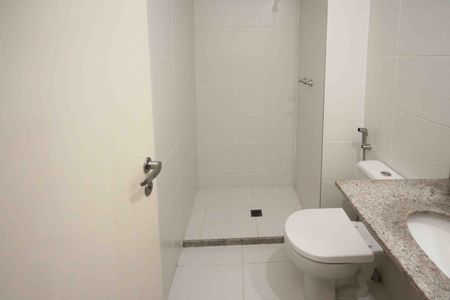 Apartamento à venda com 76m², 3 quartos e 1 vaga Apartamento à venda com 76m², 3 quartos e 1 vagaBanheiro Social