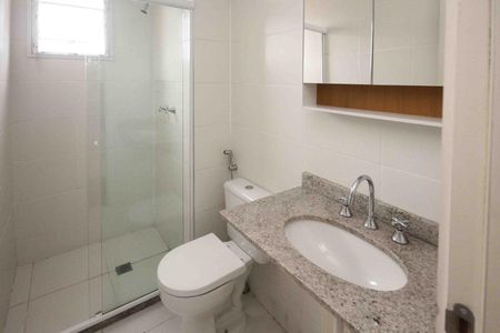 Apartamento à venda com 76m², 3 quartos e 1 vaga Apartamento à venda com 76m², 3 quartos e 1 vagaBanheiro da Suite