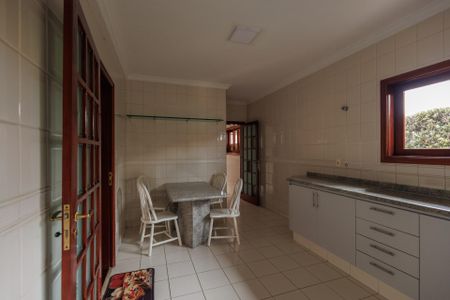 Casa de condomínio para alugar com 300m², 5 quartos e 2 vagasCozinha