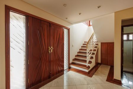 Casa de condomínio para alugar com 300m², 5 quartos e 2 vagasHall de entrada