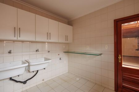 Casa de condomínio para alugar com 300m², 5 quartos e 2 vagasÁrea de Serviço