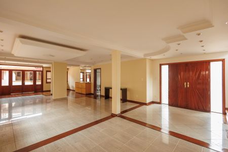 Casa de condomínio para alugar com 300m², 5 quartos e 2 vagasSala