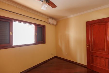 Casa de condomínio para alugar com 300m², 5 quartos e 2 vagasQuarto 3