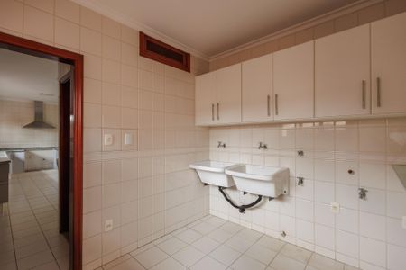 Casa de condomínio para alugar com 300m², 5 quartos e 2 vagasÁrea de Serviço