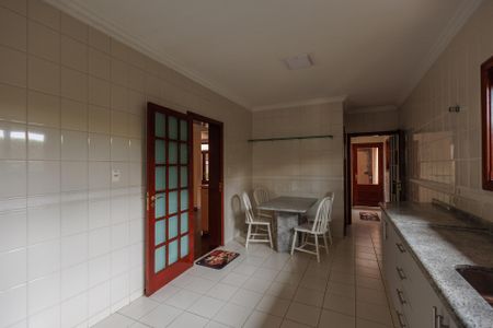 Casa de condomínio para alugar com 300m², 5 quartos e 2 vagasCozinha